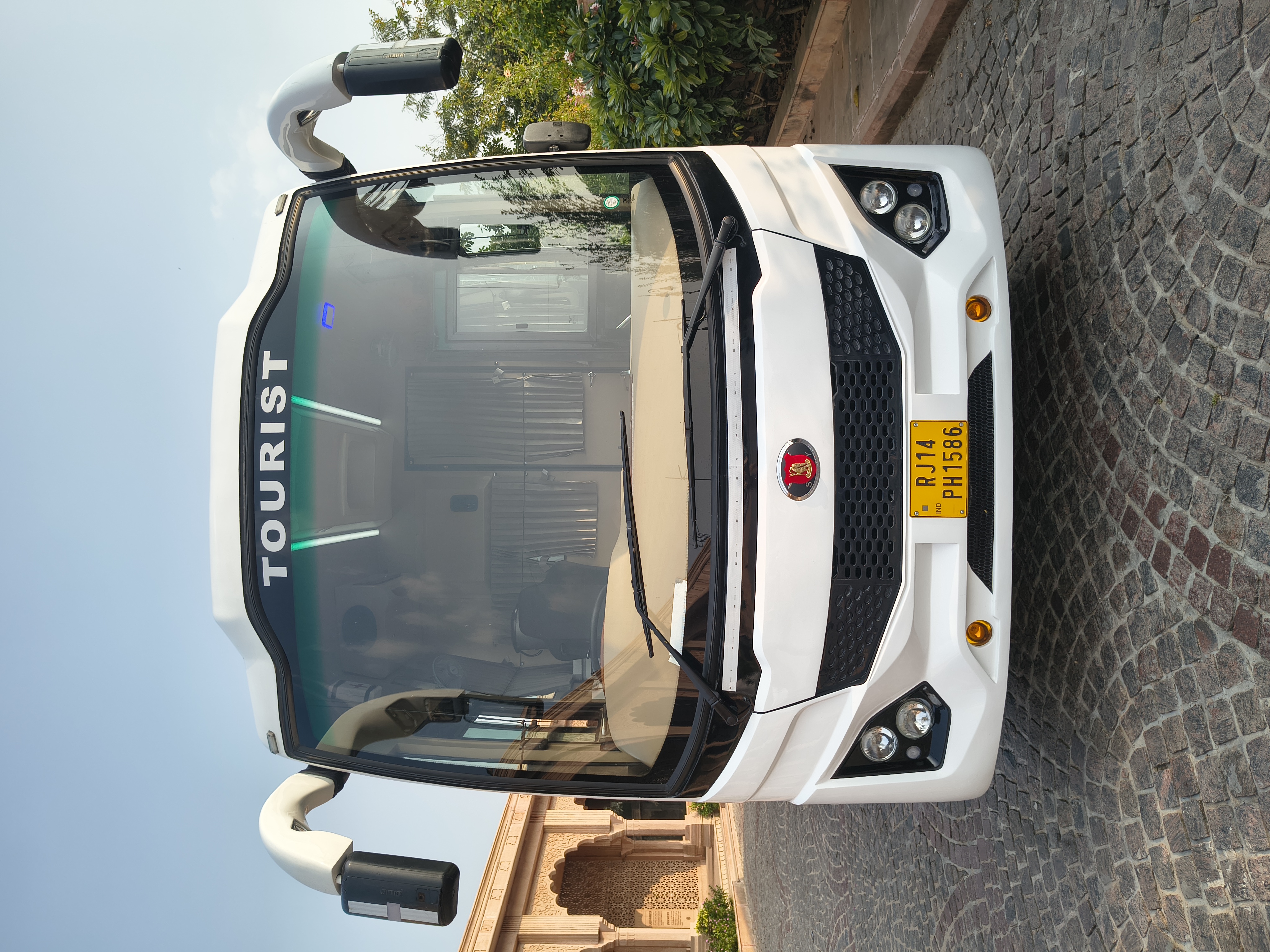Hire a Bus in Jaipur